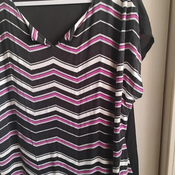 Nue Options PXL Chevron Mixed Media Vneck Blouse Black,Pink,White - Picture 8 of 8